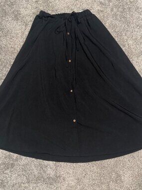 Blush Mark Black On The Knee Skirt Size XS